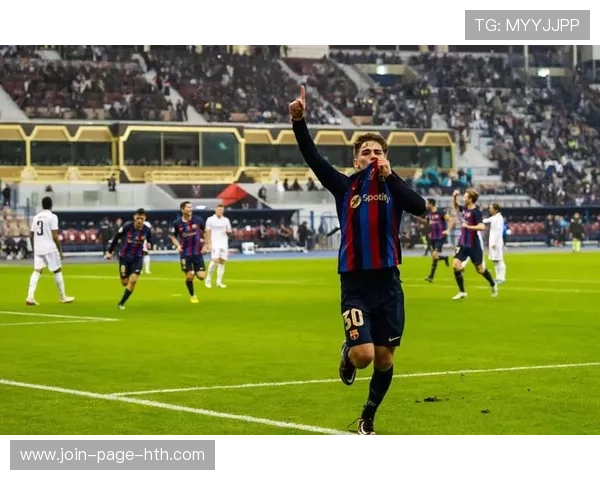 巴萨地面推进极具层次，加维抢在对方落位前创造机会